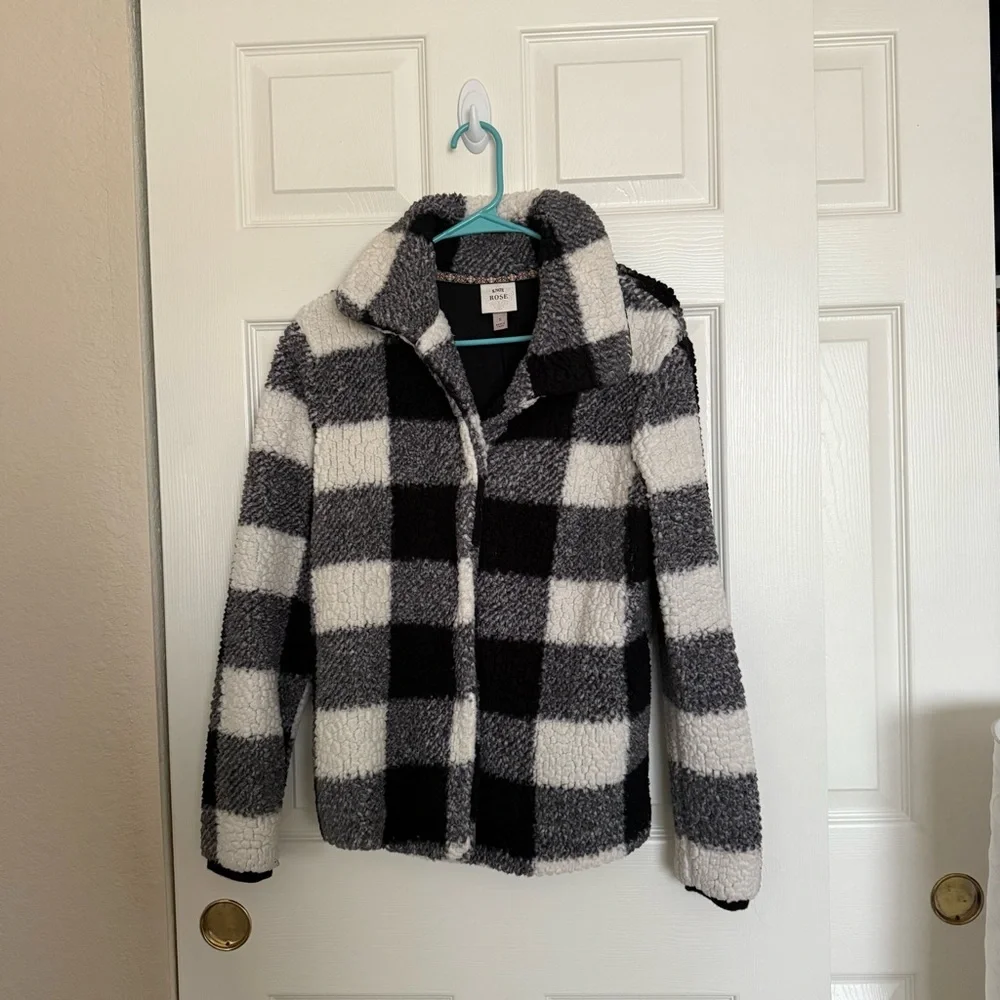 KNOX ROSE Sherpa Black and White Checkered Plaid Jacket Sz S